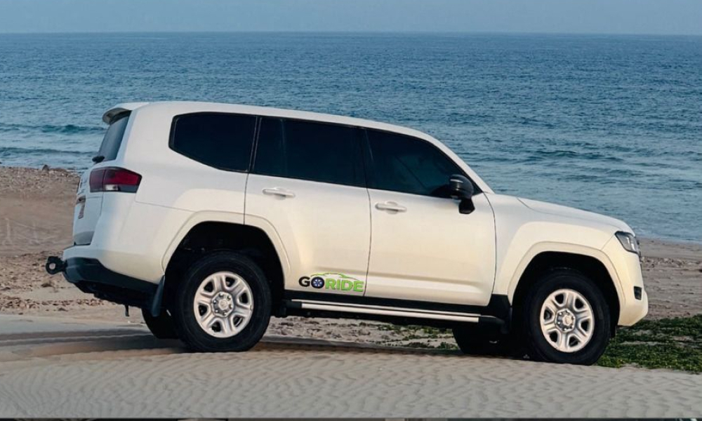 Toyota Land Cruiser GXR – Luxury 7 Seater SUV in Oman