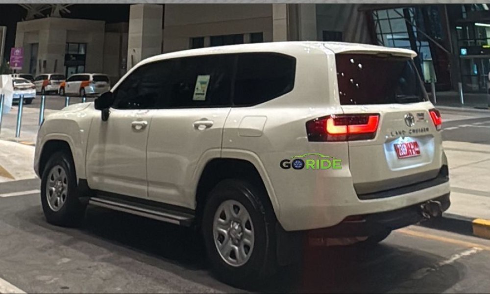 Toyota Land Cruiser GXR – Luxury 7 Seater SUV in Oman