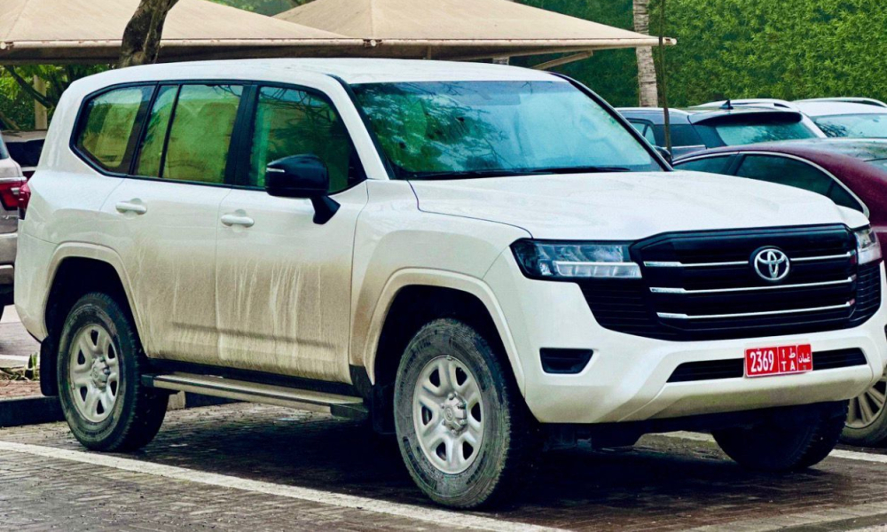 Toyota Land Cruiser GXR – Luxury 7 Seater SUV in Oman