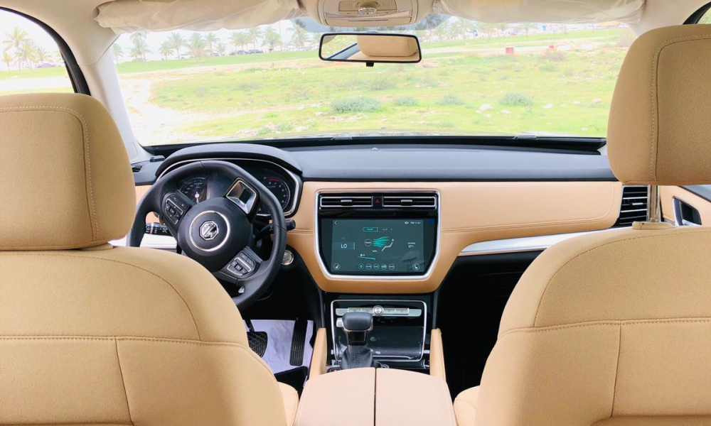 MG RX8 – Luxury 7-Seater SUV Rental in Salalah & Muscat, Oman